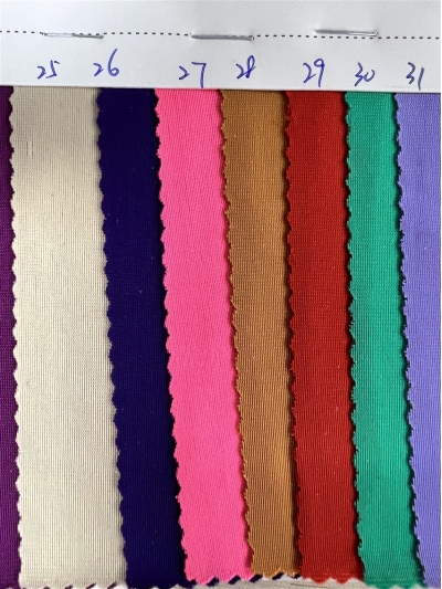 DG-BT recycled polyester matte Lycra Composition: 82% recycled polyester 18% spandex Weight: 180g/㎡ Width: 150CM back view